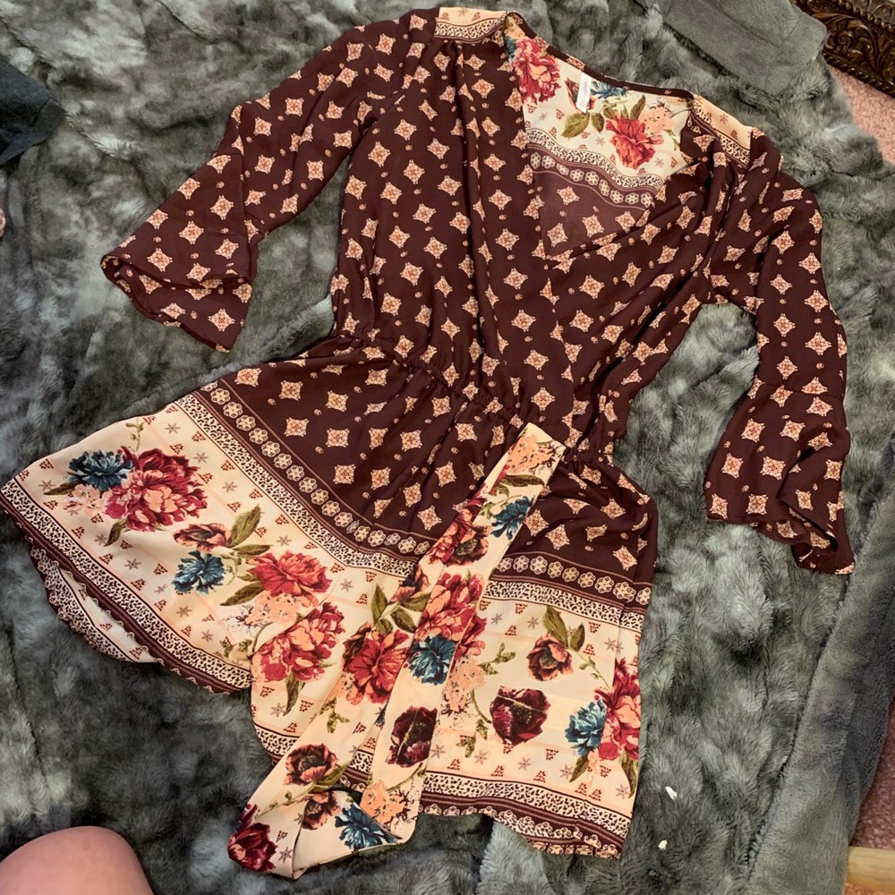 Quarter sleeve romper